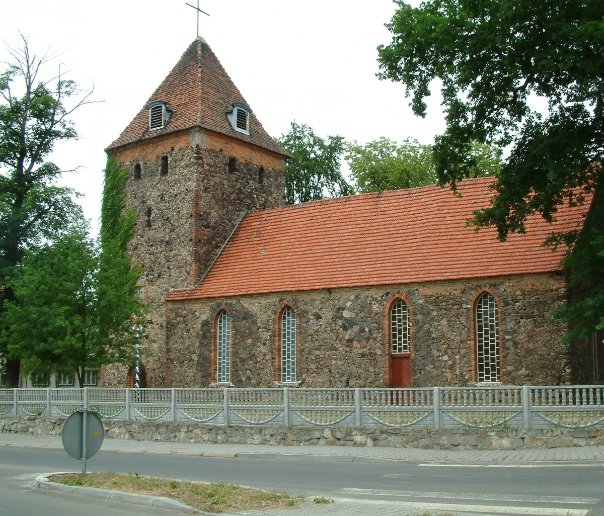 kosciol w dabiu